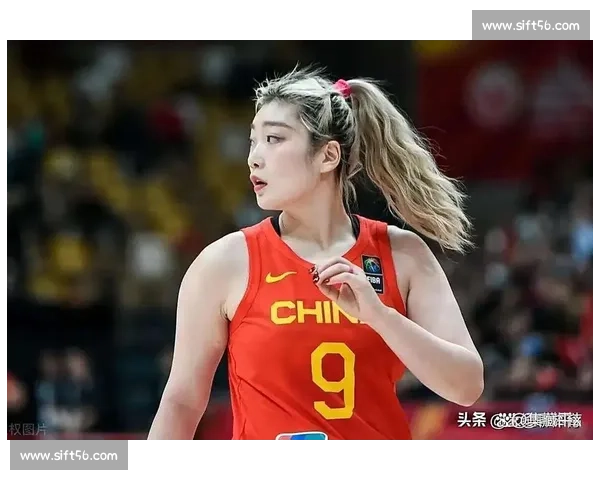 女篮外线哑火引争议!名记力挺宫鲁鸣铁腕决策,李梦缺席背后的战略博弈 女篮外线哑火引争议!名记力挺宫鲁鸣铁腕决策,李梦缺席背后的战略博弈